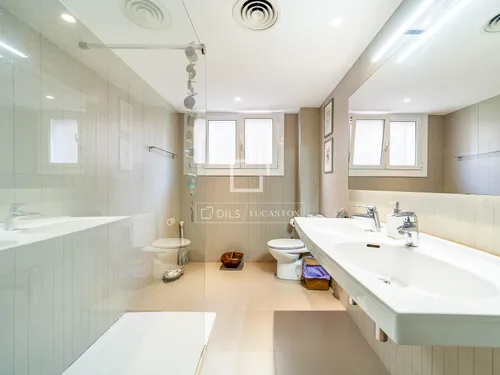 6 Bedrooms Apartment in Tres torres