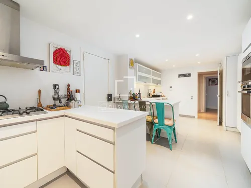 6 Bedrooms Apartment in Tres torres