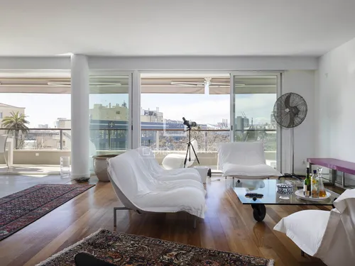 3 Bedrooms Apartment in Passeig Joan de Borbo