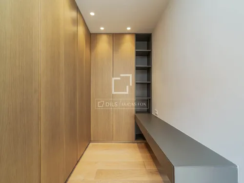 4 Bedrooms Apartment in Consell de Cent