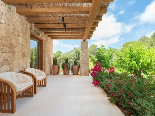 6 Bedrooms House / Villa in Can Xicu Sala