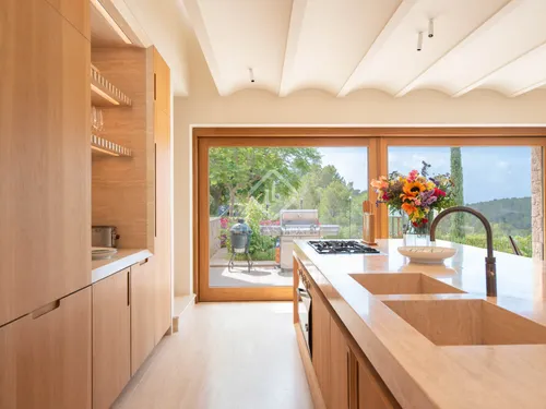 6 Bedrooms House / Villa in Can Xicu Sala