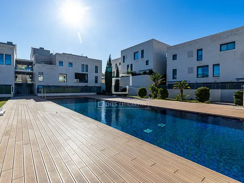 Elegant Duplex with Spacious Terrace and Pool in Son Quint, Palma