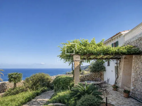 6 Bedrooms House / Villa in Carrer Font