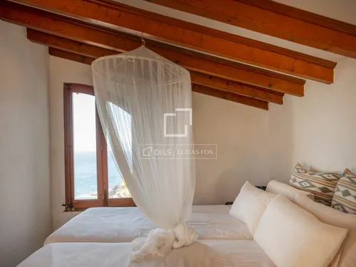 6 Bedrooms House / Villa in Carrer Font