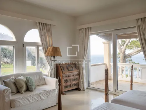 6 Bedrooms House / Villa in Carrer Font