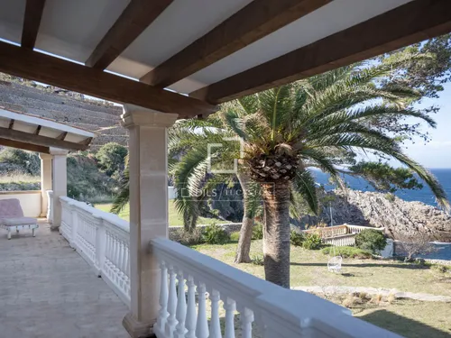 6 Bedrooms House / Villa in Carrer Font