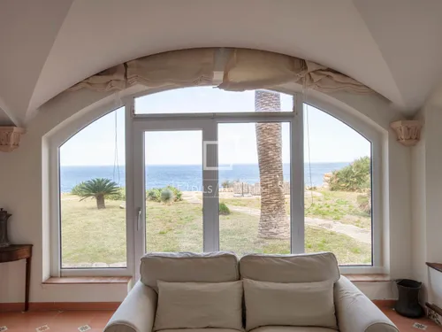 6 Bedrooms House / Villa in Carrer Font