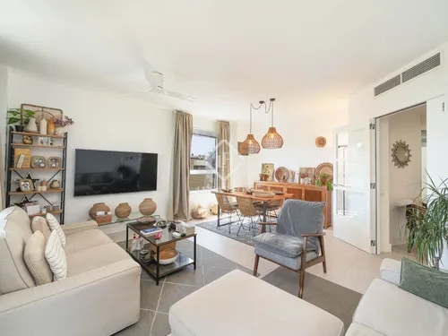 Excellent 4 Bedroom apartment with 20m² terrace for sale in Diagonal Mar, Barcelona
