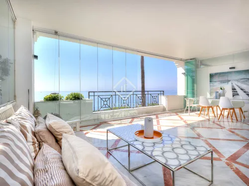 Spectacular 2-bedroom beachfront apartment at Doncella Beach, Estepona