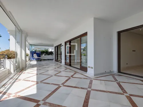 5 Bedrooms Apartment in Avenida del Carmen