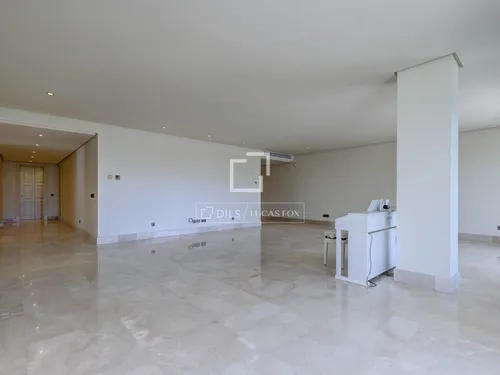 5 Bedrooms Apartment in Avenida del Carmen