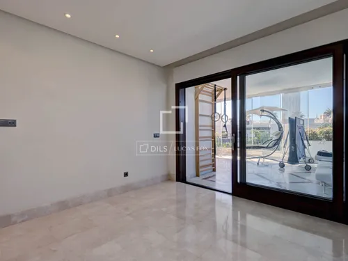 5 Bedrooms Apartment in Avenida del Carmen