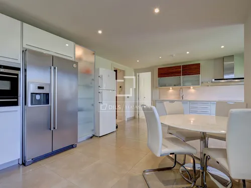 5 Bedrooms Apartment in Avenida del Carmen