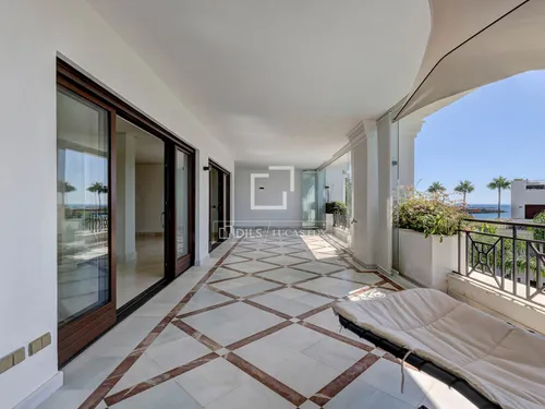 5 Bedrooms Apartment in Avenida del Carmen