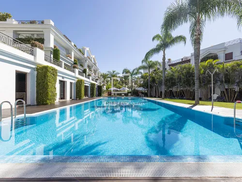5 Bedrooms Apartment in Avenida del Carmen