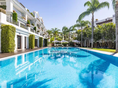 5 Bedrooms Apartment in Avenida del Carmen