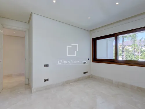 5 Bedrooms Apartment in Avenida del Carmen