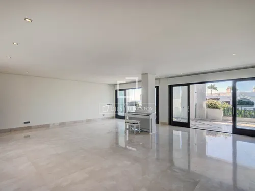 5 Bedrooms Apartment in Avenida del Carmen