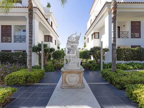 5 Bedrooms Apartment in Avenida del Carmen