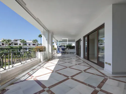 5 Bedrooms Apartment in Avenida del Carmen