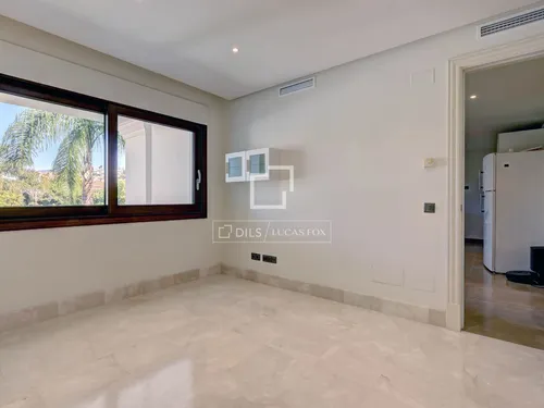 5 Bedrooms Apartment in Avenida del Carmen