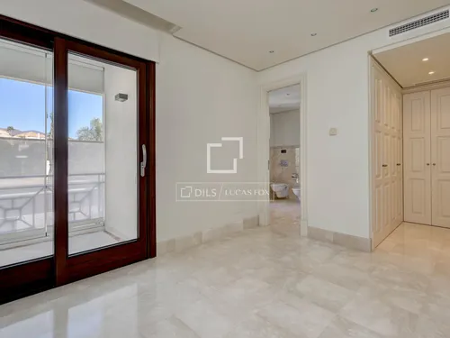 5 Bedrooms Apartment in Avenida del Carmen