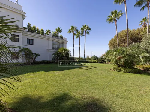 5 Bedrooms Apartment in Avenida del Carmen