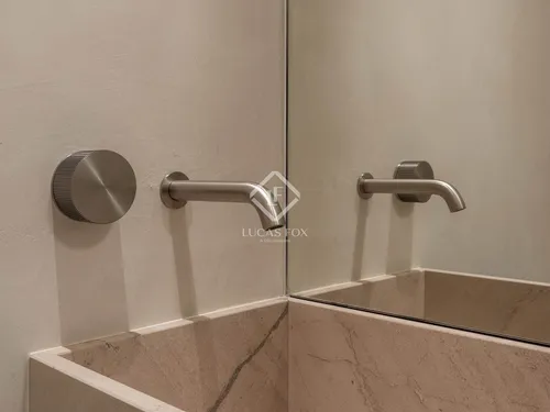 4 Bedrooms Apartment in Muntaner