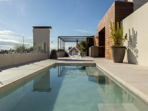 4 Bedrooms Apartment in Muntaner