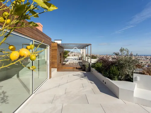 4 Bedrooms Apartment in Muntaner