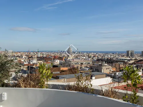 4 Bedrooms Apartment in Muntaner