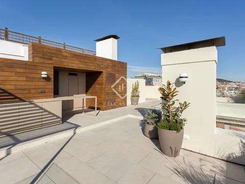 4 Bedrooms Apartment in Muntaner