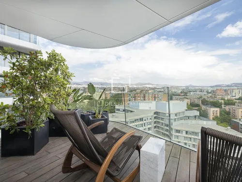 3 Bedrooms Apartment in Rambla Prim