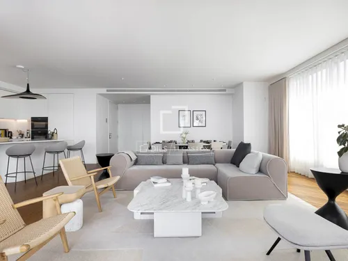 3 Bedrooms Apartment in Rambla Prim