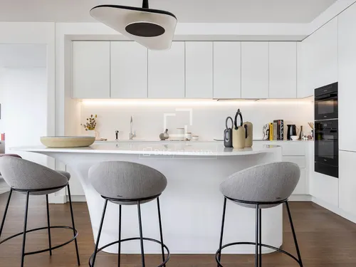 3 Bedrooms Apartment in Rambla Prim