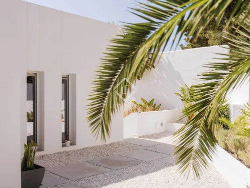 4 Bedrooms House / Villa in Calle Mestral