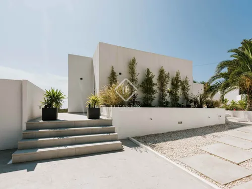 4 Bedrooms House / Villa in Calle Mestral
