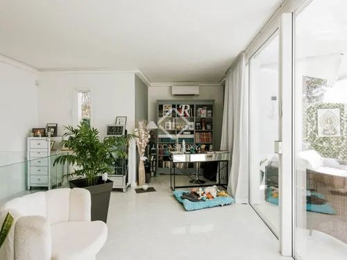 4 Bedrooms House / Villa in Calle Mestral