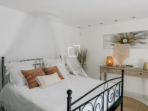 4 Bedrooms House / Villa in Calle Mestral