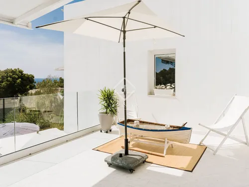 4 Bedrooms House / Villa in Calle Mestral