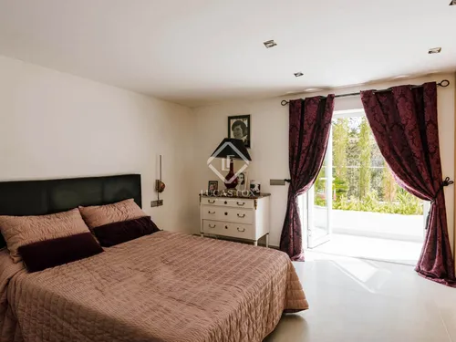4 Bedrooms House / Villa in Calle Mestral