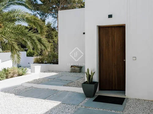 4 Bedrooms House / Villa in Calle Mestral