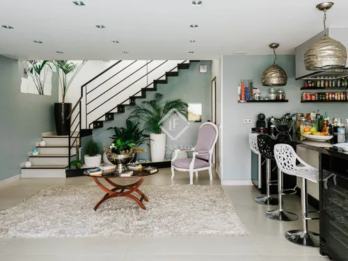 4 Bedrooms House / Villa in Calle Mestral