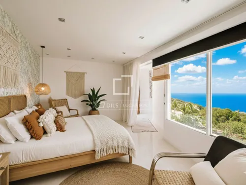 4 Bedrooms House / Villa in Calle Mestral