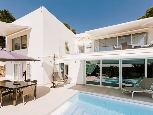 4 Bedrooms House / Villa in Calle Mestral