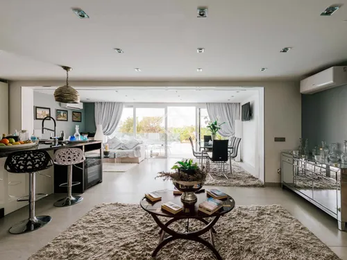 4 Bedrooms House / Villa in Calle Mestral