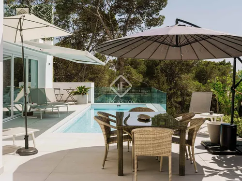 4 Bedrooms House / Villa in Calle Mestral