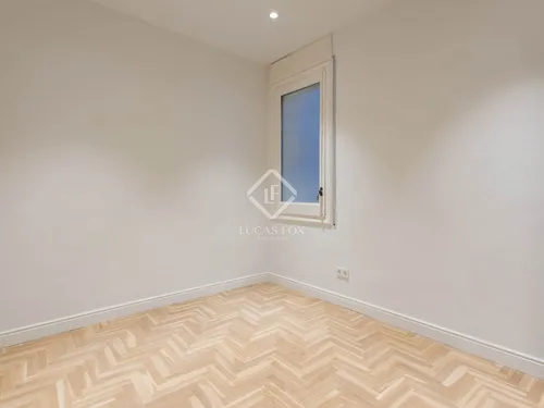 5 Bedrooms Apartment in balmes