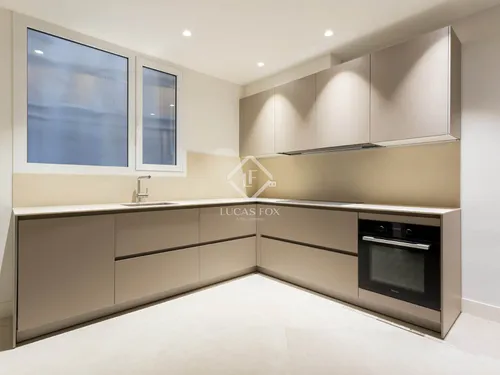 5 Bedrooms Apartment in balmes